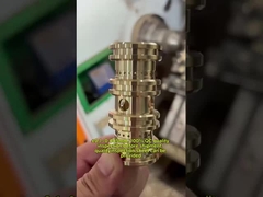 금속 및 청동으로 가공된 부품