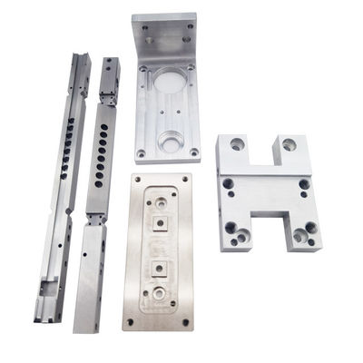 좋은 가격 정밀 CNC 가공 자동차 예비 부품 용량 0.01-0.005mm의 금속 가공 서비스 및 데버링 프로세스 온라인으로